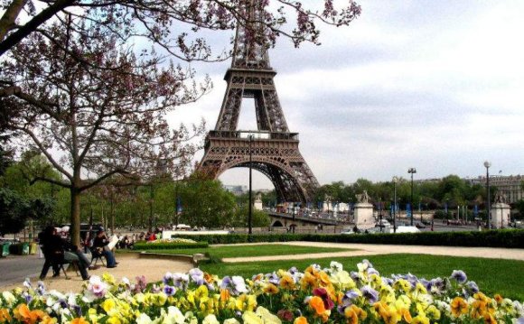 Париж Весной Фото